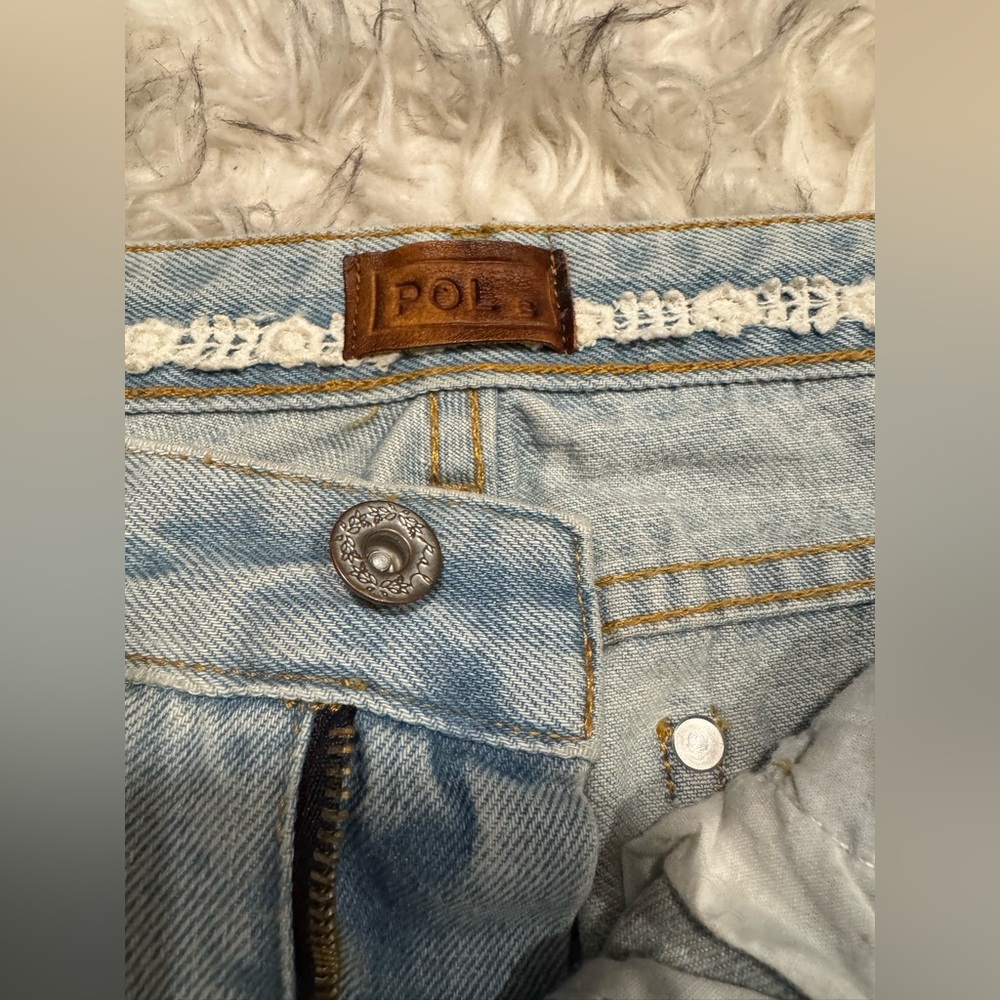 🌸NWOT- POL Blue and Pink Boyfriend Jeans with Distressed Floral Design🌸 - Picture 4 of 7